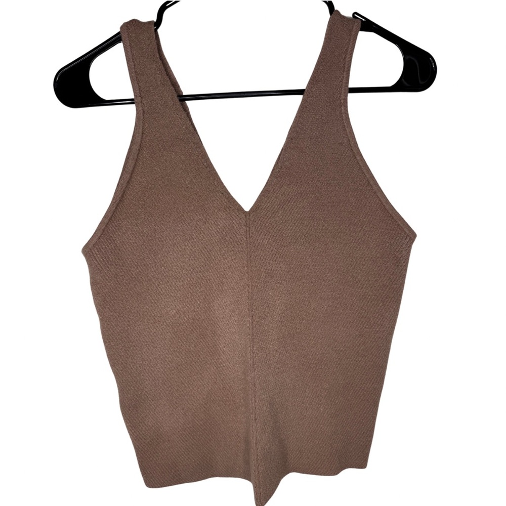 ABERCROMBIE & FITCH RIBBED V-NECK TANK